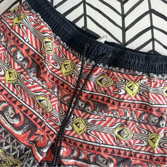 Quicksilver Size M Men's Elastic Waist Patterned Swim Trunks - Picture 1 of 4